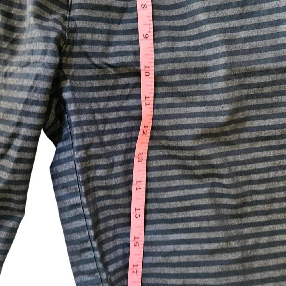 Hurley Men's Size 28 Shorts Gray Blue Striped Chino Casual Walk Flat Front